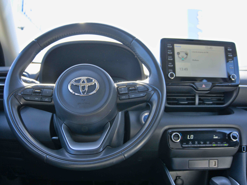 Toyota Yaris Active Tech 1.5 120H eCVT Híbrido Auto  120cv Gris