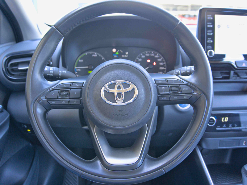 Toyota Yaris Active Tech 1.5 120H eCVT Híbrido Auto  120cv Gris