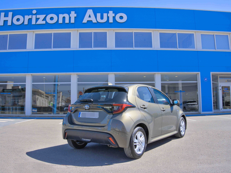 Toyota Yaris Active Tech 1.5 120H eCVT Híbrido Auto  120cv Gris