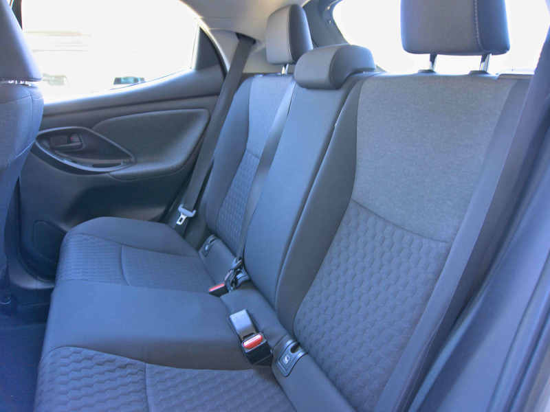 Toyota Yaris Active Tech 1.5 120H eCVT Híbrido Auto  120cv Gris