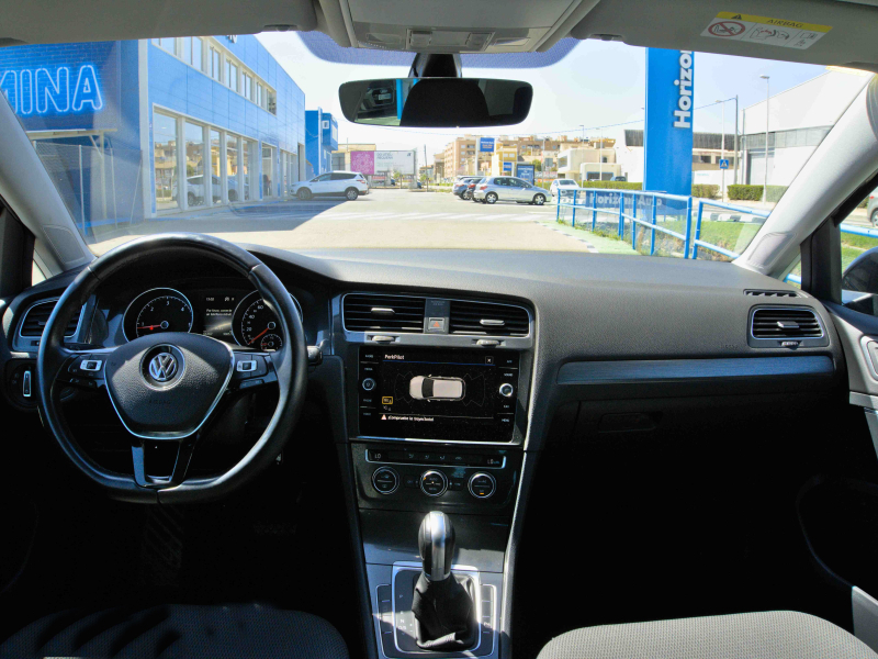 Volkswagen Golf Advance 1.6TDi DSG 115cv Gris