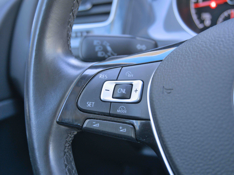 Volkswagen Golf Advance 1.6TDi DSG 115cv Gris