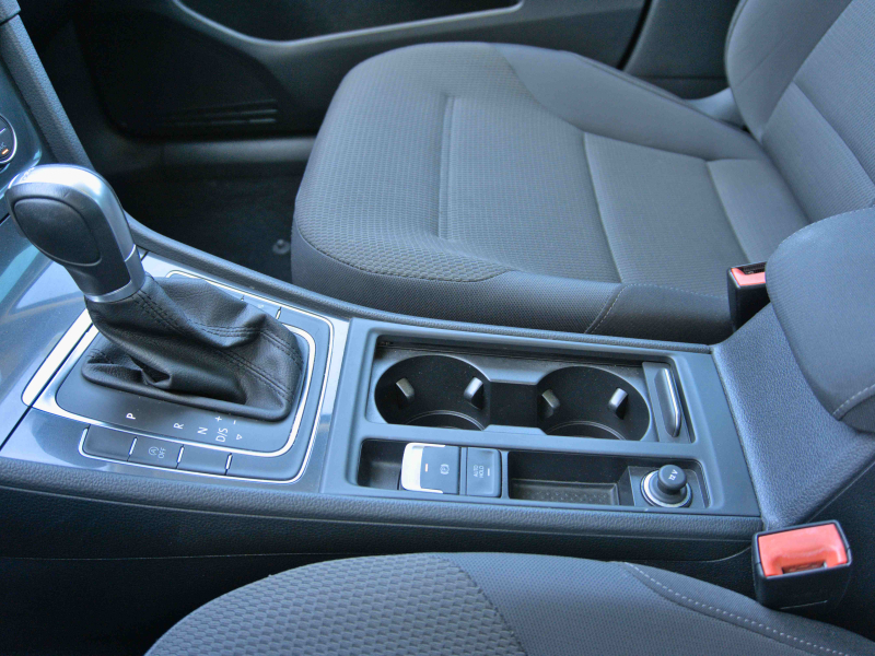 Volkswagen Golf Advance 1.6TDi DSG 115cv Gris