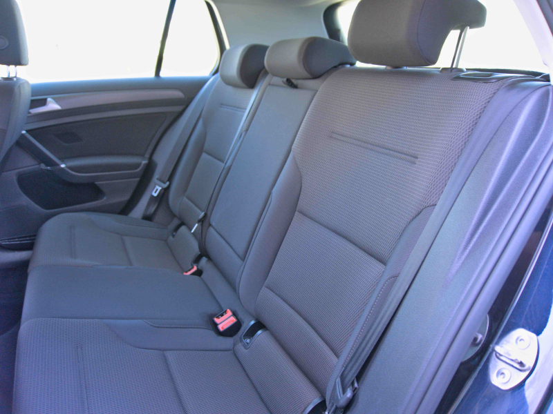 Volkswagen Golf Advance 1.6TDi DSG 115cv Gris