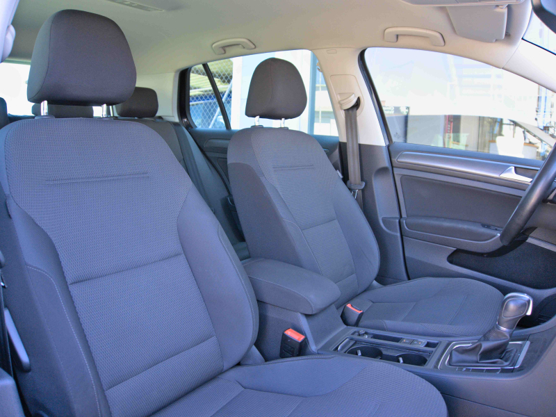 Volkswagen Golf Advance 1.6TDi DSG 115cv Gris