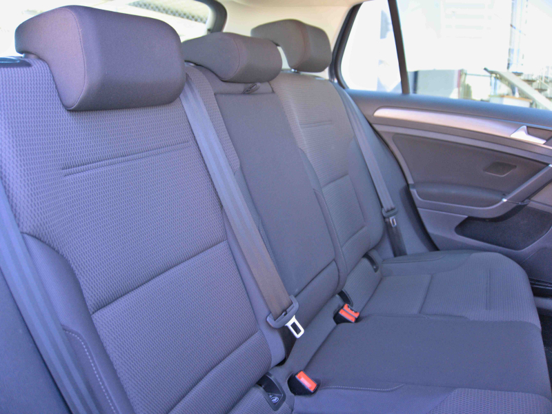 Volkswagen Golf Advance 1.6TDi DSG 115cv Gris