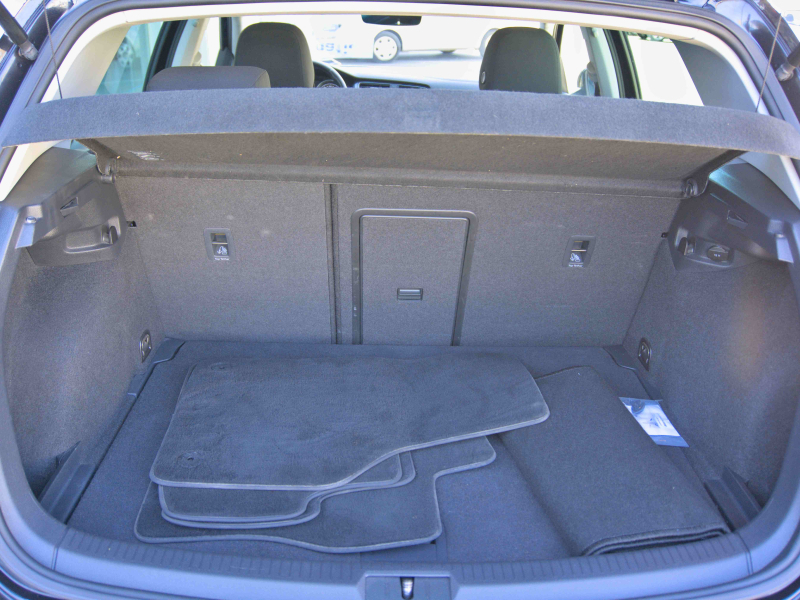Volkswagen Golf Advance 1.6TDi DSG 115cv Gris