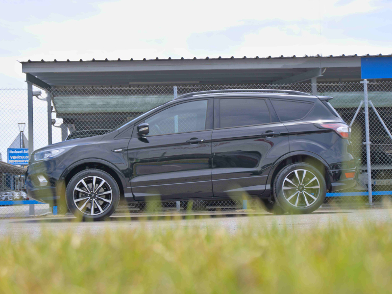 Ford Kuga 4X2 2.0TDCi STLine  150cv Negro