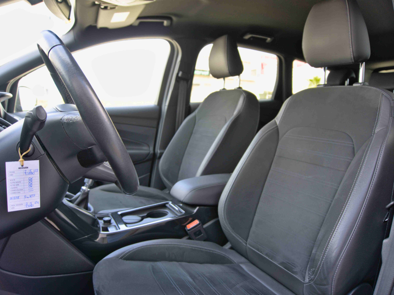 Ford Kuga 4X2 2.0TDCi STLine  150cv Negro