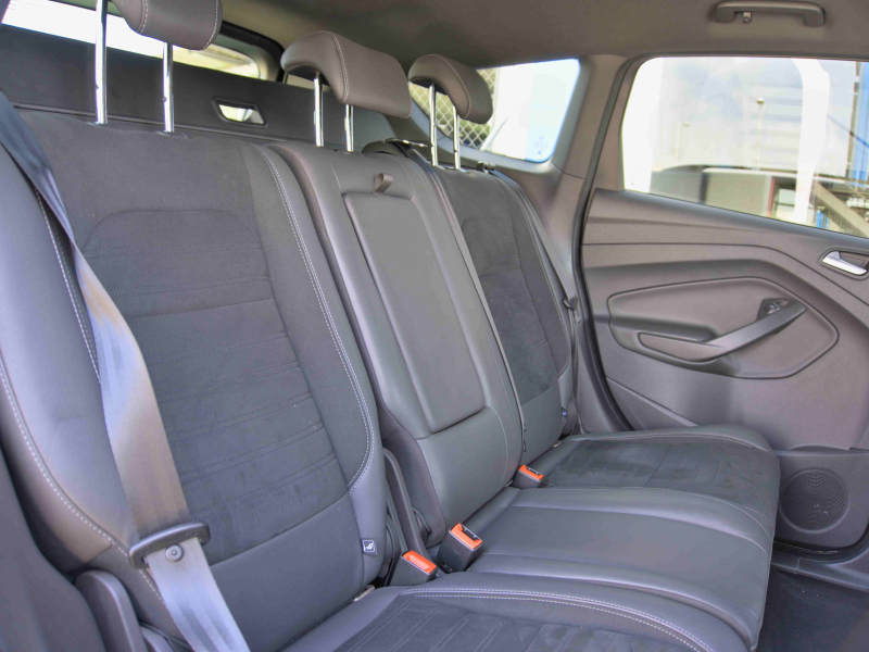 Ford Kuga 4X2 2.0TDCi STLine  150cv Negro