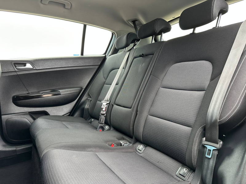 KIA Sportage Drive MHibrido 136cv Plata