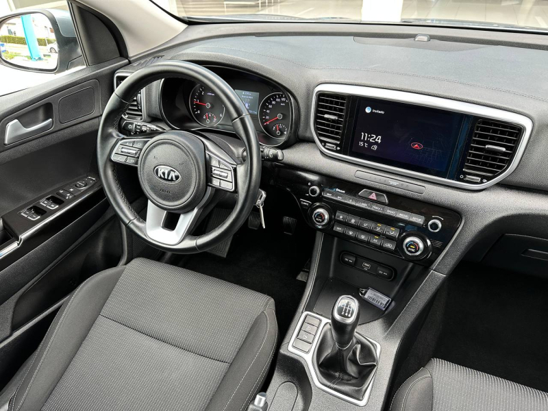 KIA Sportage Drive MHibrido 136cv Plata