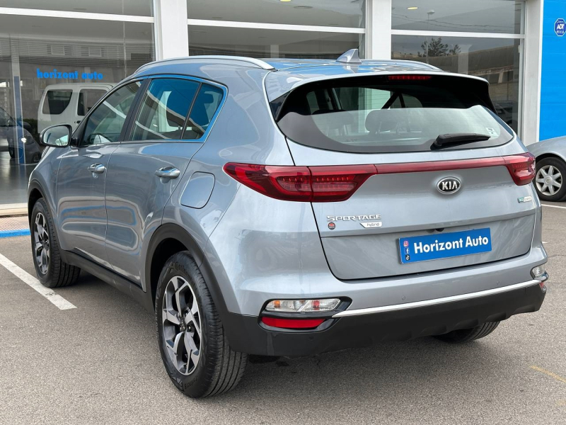 KIA Sportage Drive MHibrido 136cv Plata