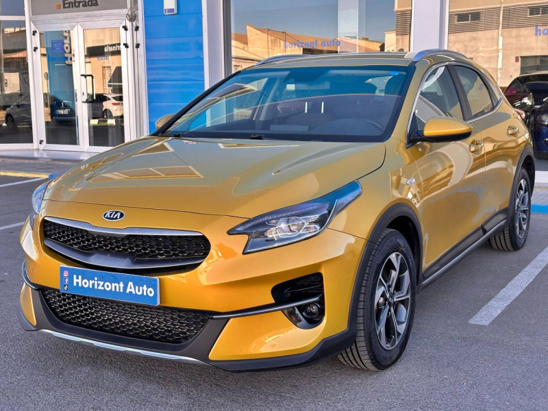 KIA XCeed 1000cc 120cv Amarillo