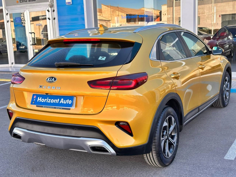 KIA XCeed 1000cc 120cv Amarillo