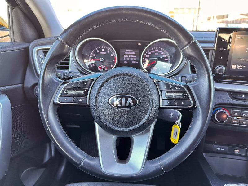 KIA XCeed 1000cc 120cv Amarillo