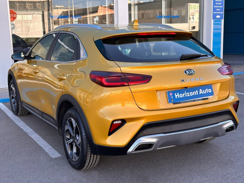 KIA XCeed 1000cc 120cv Amarillo