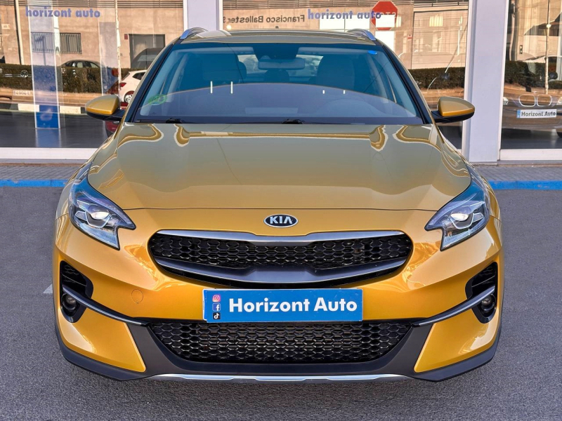KIA XCeed 1000cc 120cv Amarillo
