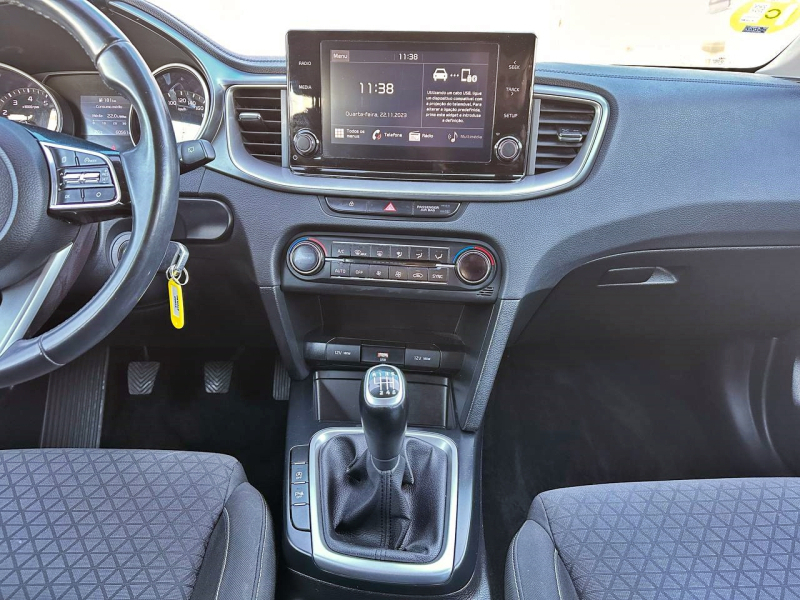 KIA XCeed 1000cc 120cv Amarillo