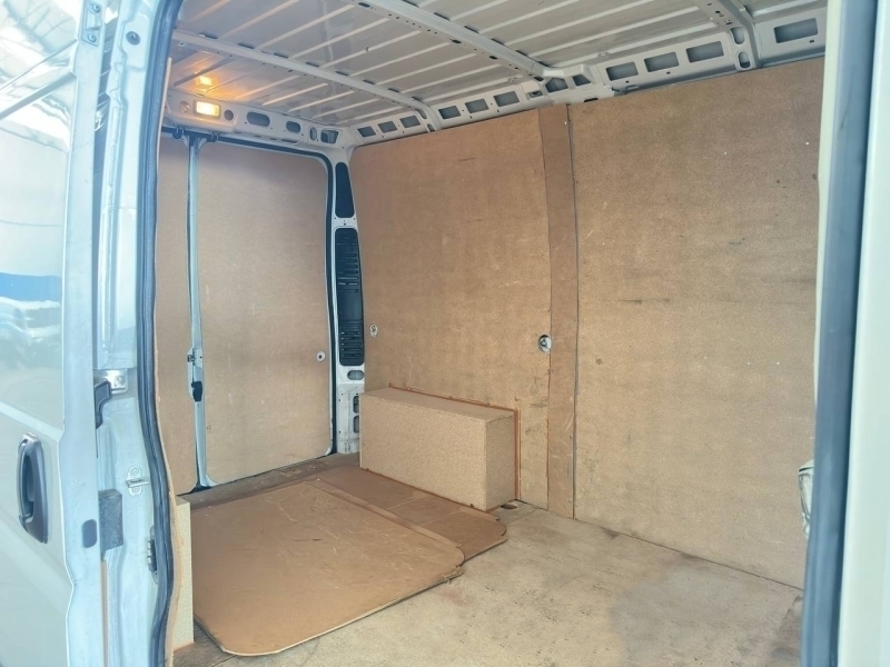 Peugeot Boxer 2.2BHDi 140cv Blanco