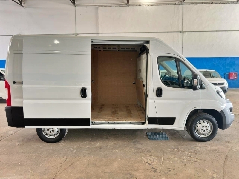 Peugeot Boxer 2.2BHDi 140cv Blanco