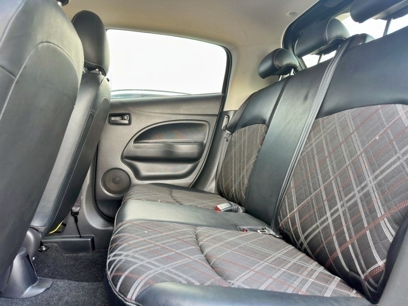 Mitsubishi Space Star 1.2 70cv Negro metalizado