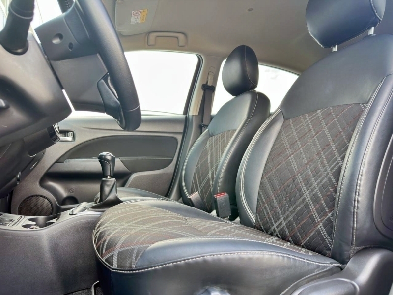 Mitsubishi Space Star 1.2 70cv Negro metalizado