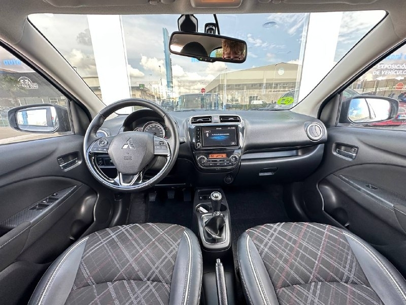 Mitsubishi Space Star 1.2 70cv Negro metalizado