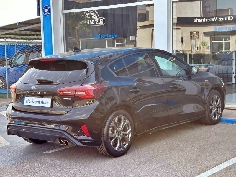 Ford Focus ST Line 125cv Negro metalizado