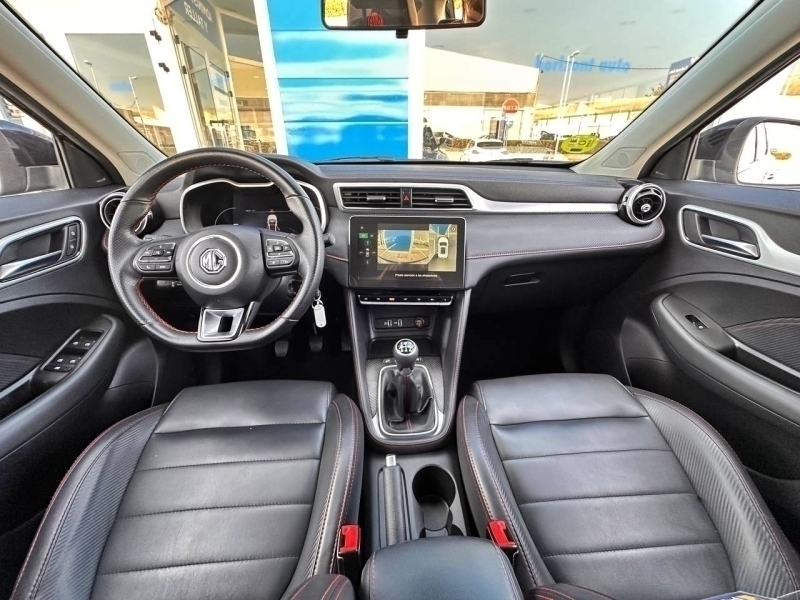 MG ZS Luxury 106cv Negro