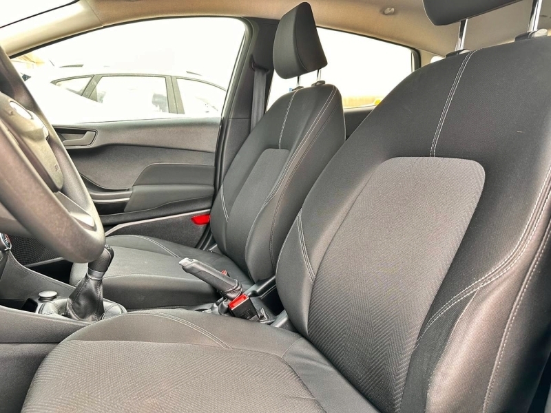 Ford Fiesta 1100cc 75cv Gris